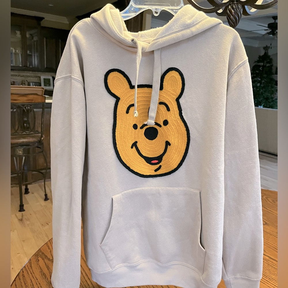 Winnie the Pooh Sweatshirt Hoodie Womens Medium Large Disney Pullover Beige New